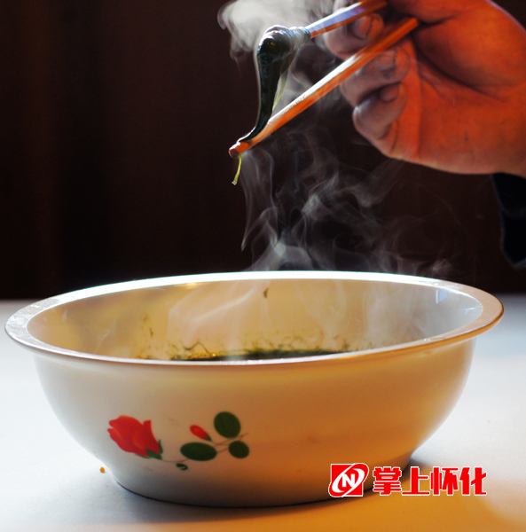 在通道，侗家人食用綠藻絲已有近千年的歷史