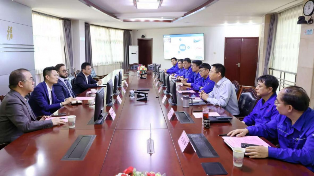 沙特水務(wù)局副局與光語生物公司負責(zé)人參觀漢沽鹽場